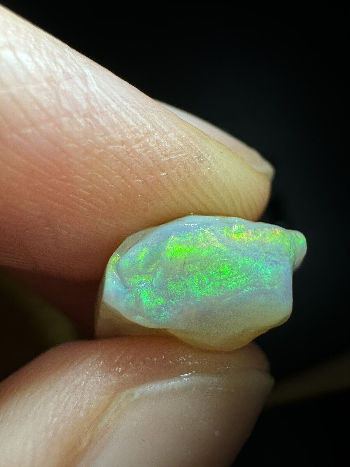 5.4 Carats Solid Rough Coober Pedy Opal Piece with Beautiful Colour May T