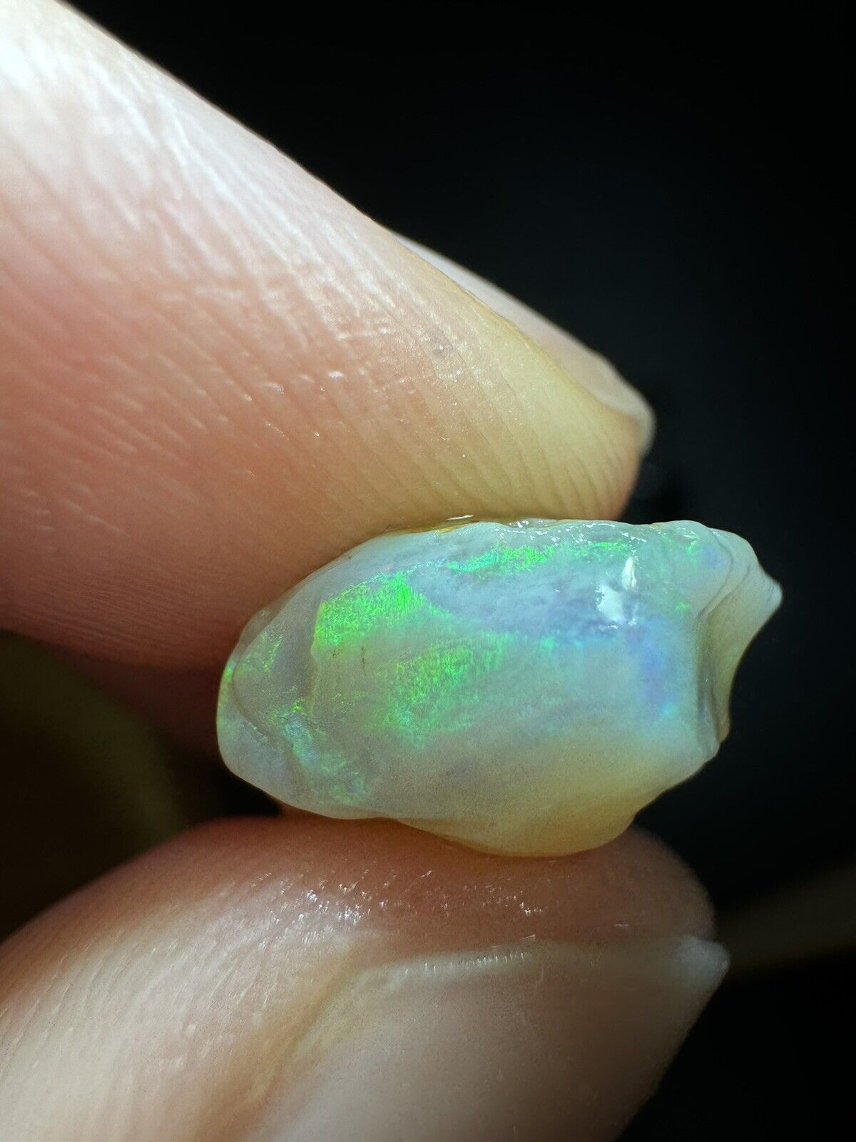 5.4 Carats Solid Rough Coober Pedy Opal Piece with Beautiful Colour May T