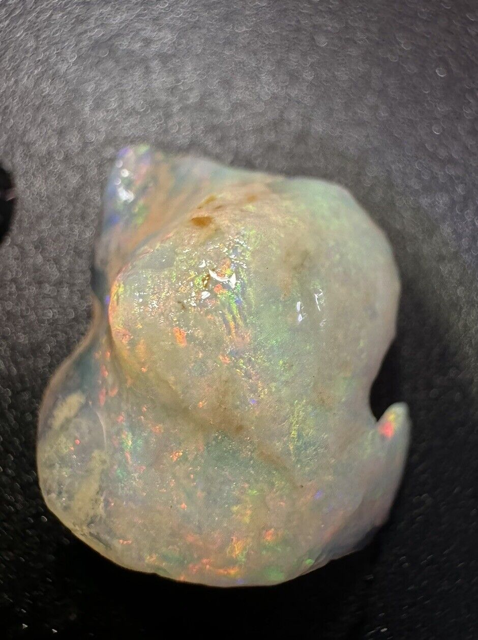 5 Carats Solid Rough Coober Pedy Opal Piece with Beautiful Colour B1