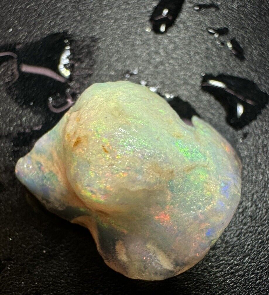 5 Carats Solid Rough Coober Pedy Opal Piece with Beautiful Colour B1