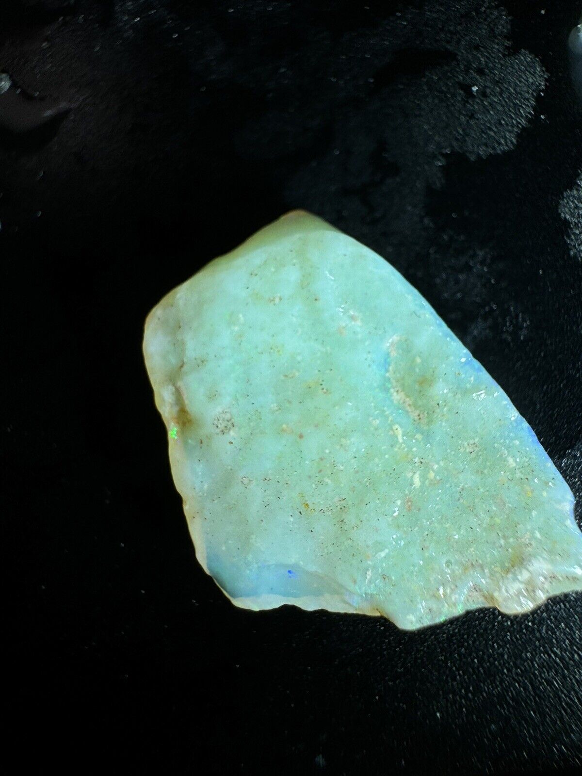 9.4 Carats Solid Rough Coober Pedy Opal Piece with Beautiful Colour B1