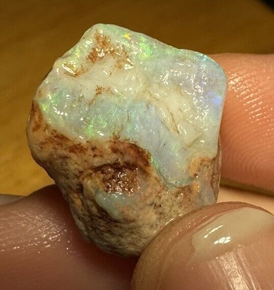 17.7 Carats Solid Rough Coober Pedy Opal Piece with Beautiful Colour B1
