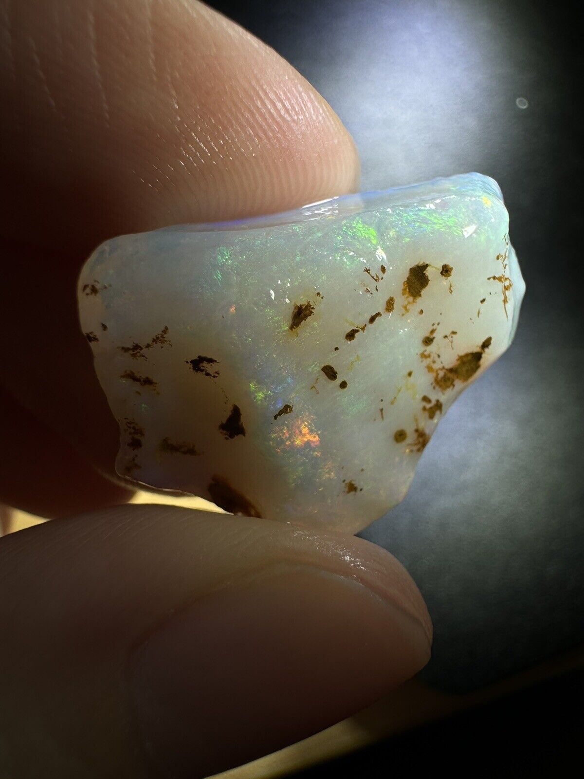 16 Carats Solid Rough Coober Pedy Opal Piece with Beautiful Colour MayT