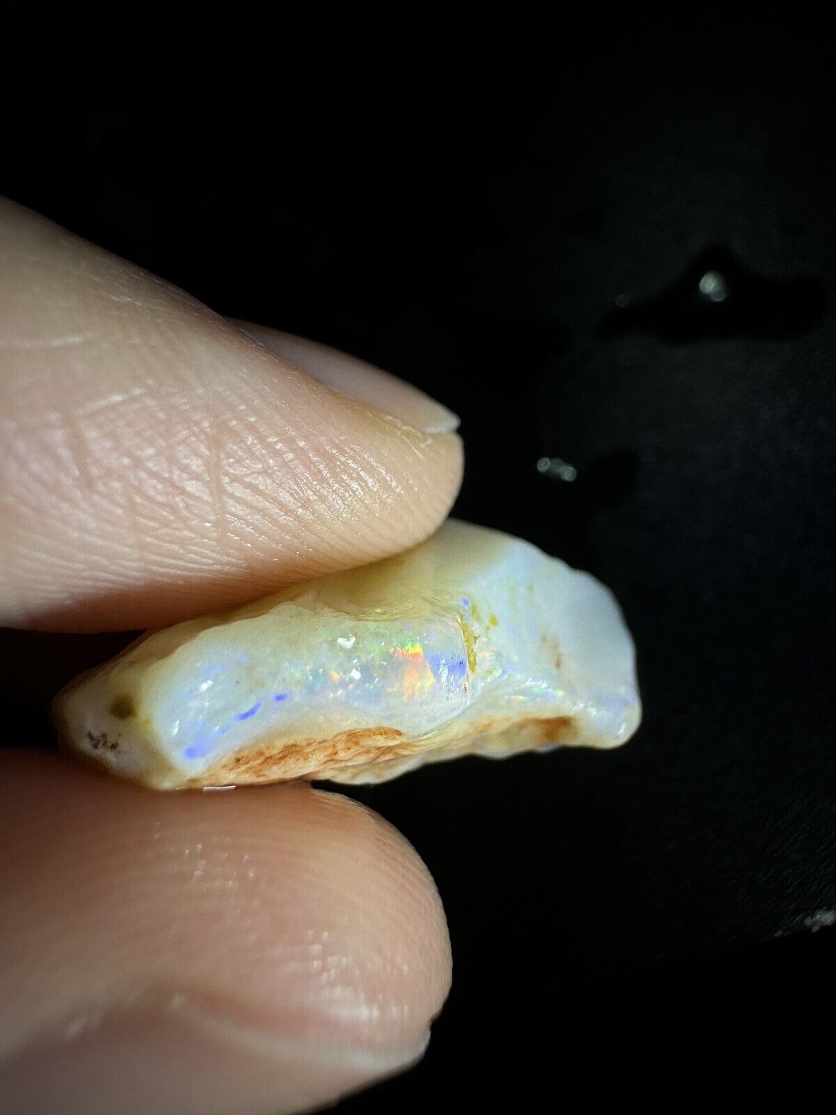 14.7 Carats Solid Rough Coober Pedy Opal Piece with Beautiful Colour B1