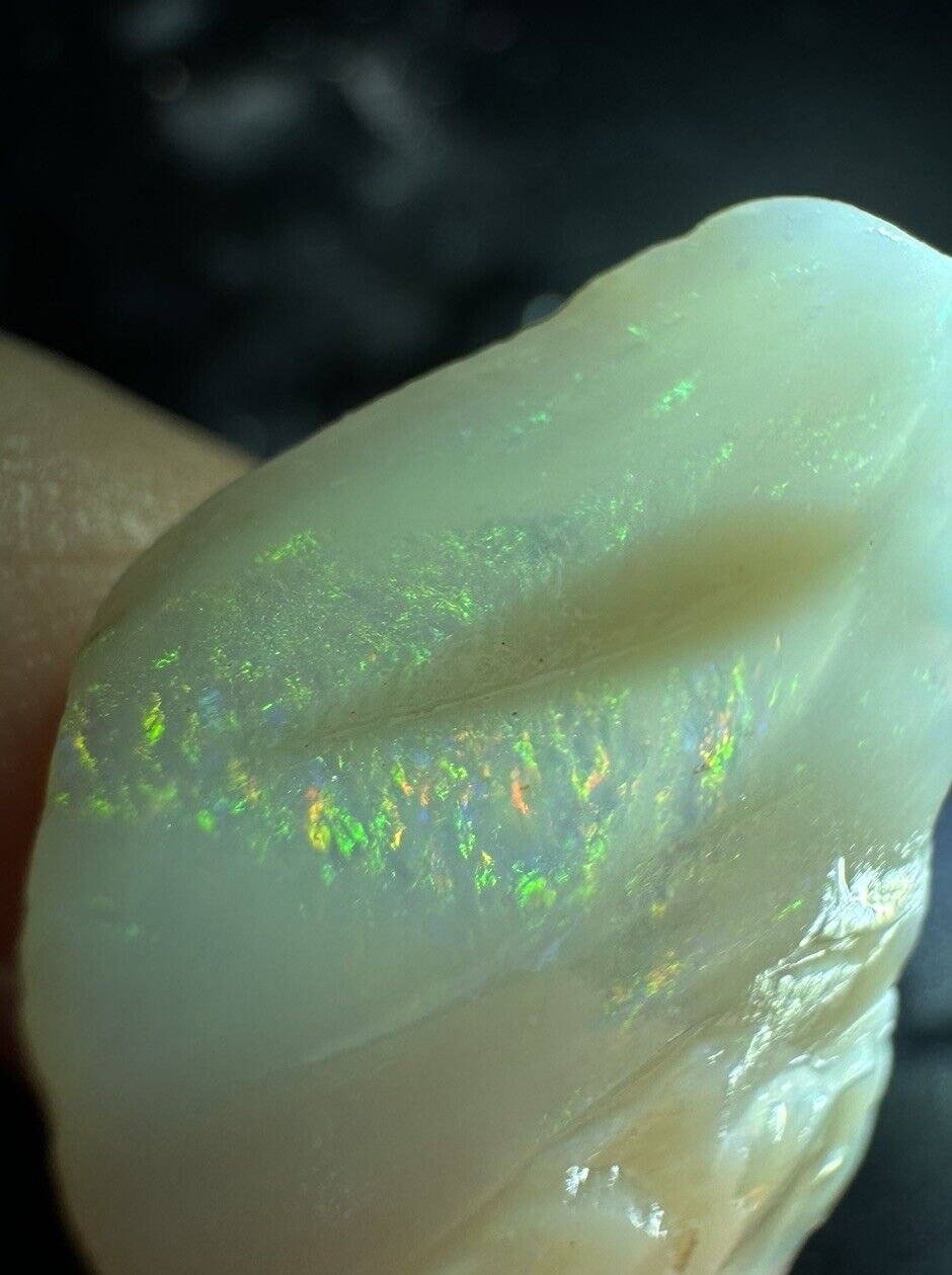 15 Carats Solid Rough Coober Pedy Opal Piece with Beautiful Colour B1