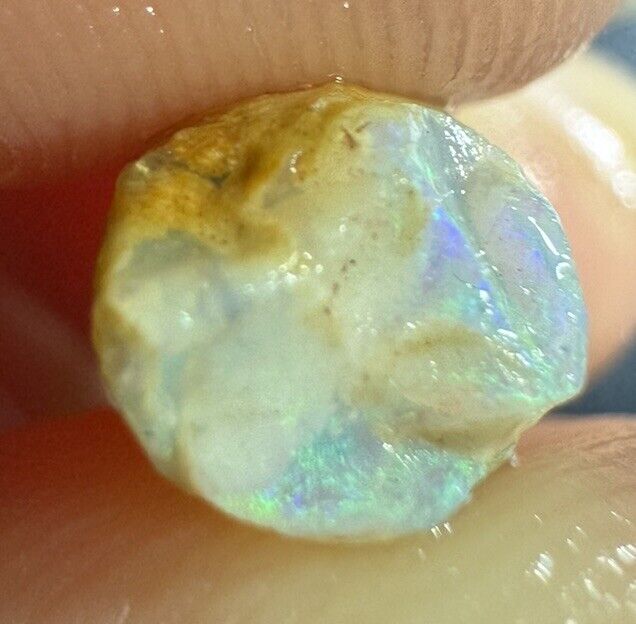 3.8 Carats Solid Rough Coober Pedy Opal Piece with Beautiful Colour