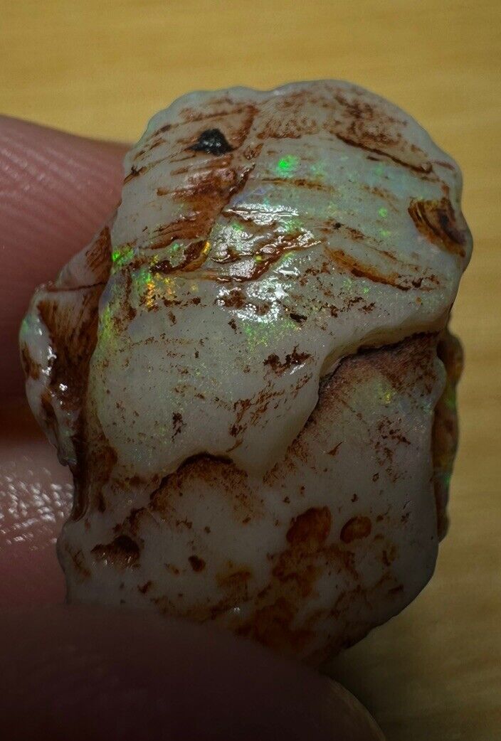 17.2 Carats Solid Rough Coober Pedy Opal Piece with Beautiful Colour B1