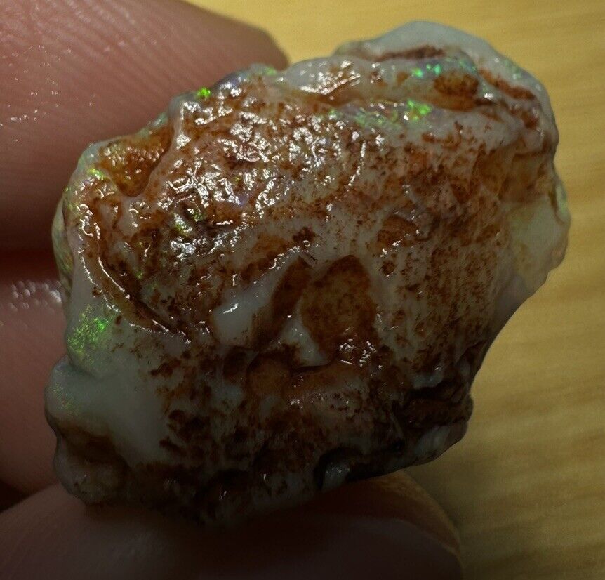 17.2 Carats Solid Rough Coober Pedy Opal Piece with Beautiful Colour B1
