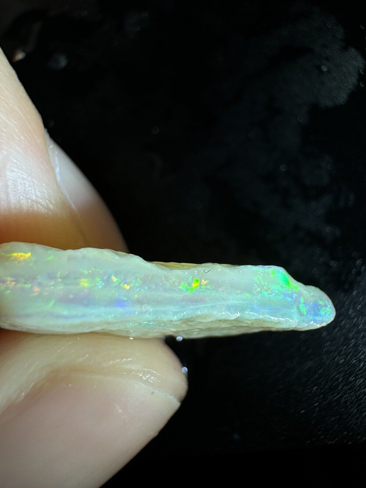 9.4 Carats Solid Rough Coober Pedy Opal Piece with Beautiful Colour B1
