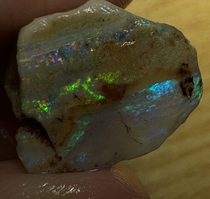 21 Carats Solid Rough Coober Pedy Opal Piece with Beautiful Colour B1