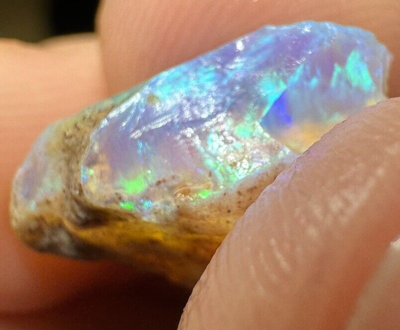 4.5 Carats Solid Rough Coober Pedy Opal Piece with Beautiful Colour B1