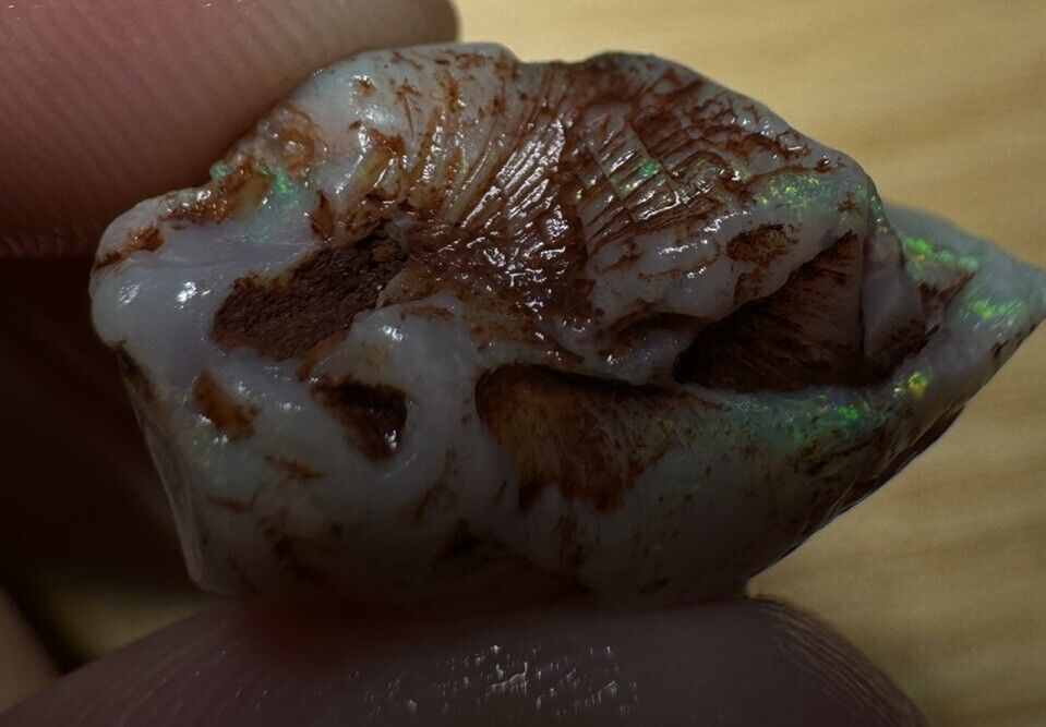17.2 Carats Solid Rough Coober Pedy Opal Piece with Beautiful Colour B1