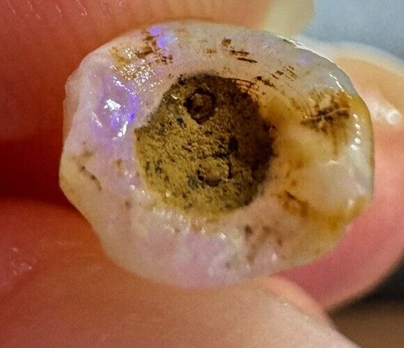 3.8 Carats Solid Rough Coober Pedy Opal Piece with Beautiful Colour
