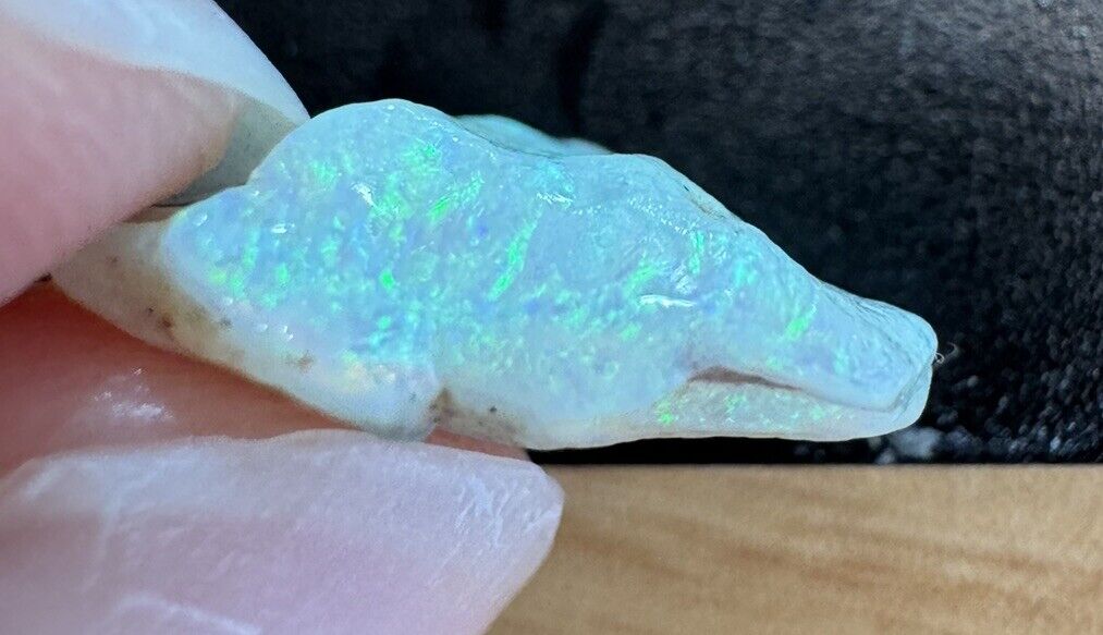4.1 Carats Solid Rough Coober Pedy Opal Piece with Beautiful Colour