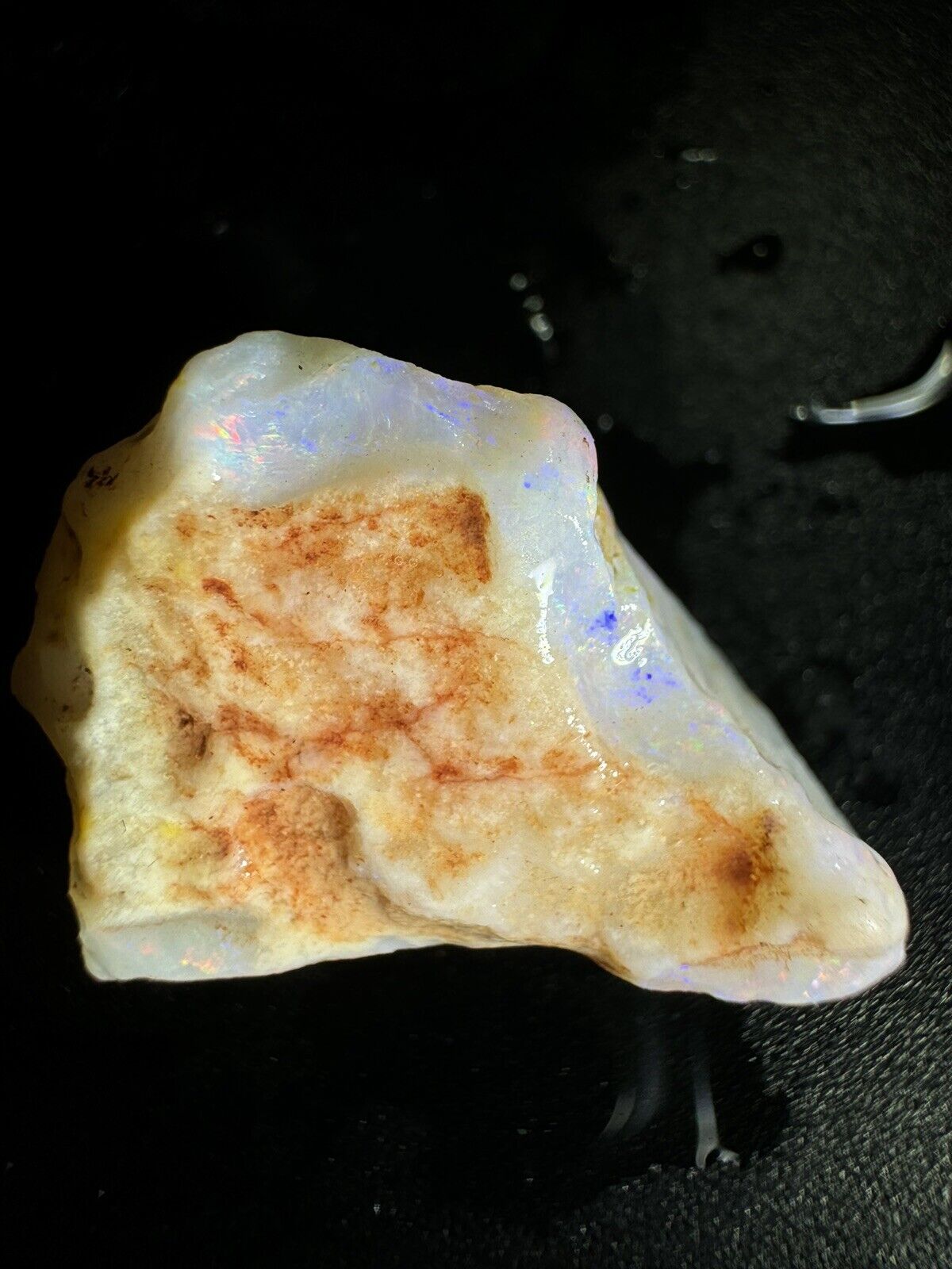 14.7 Carats Solid Rough Coober Pedy Opal Piece with Beautiful Colour B1