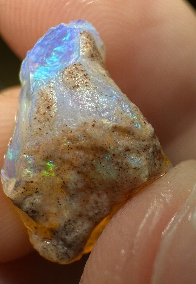 4.5 Carats Solid Rough Coober Pedy Opal Piece with Beautiful Colour B1