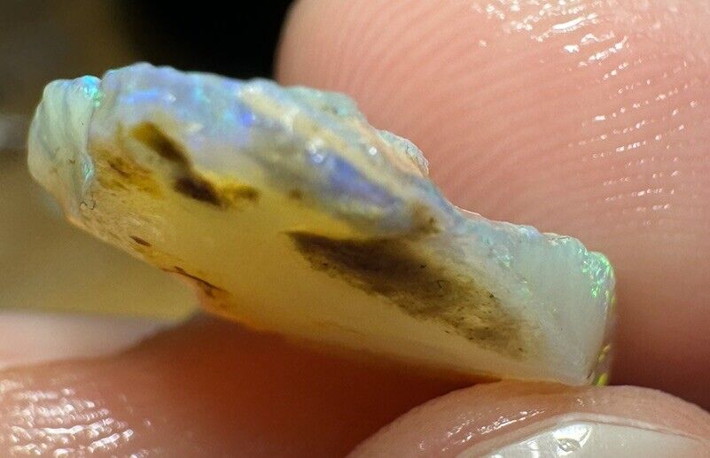 4.6Carats Solid Rough Coober Pedy Opal Piece with Beautiful Colour B1
