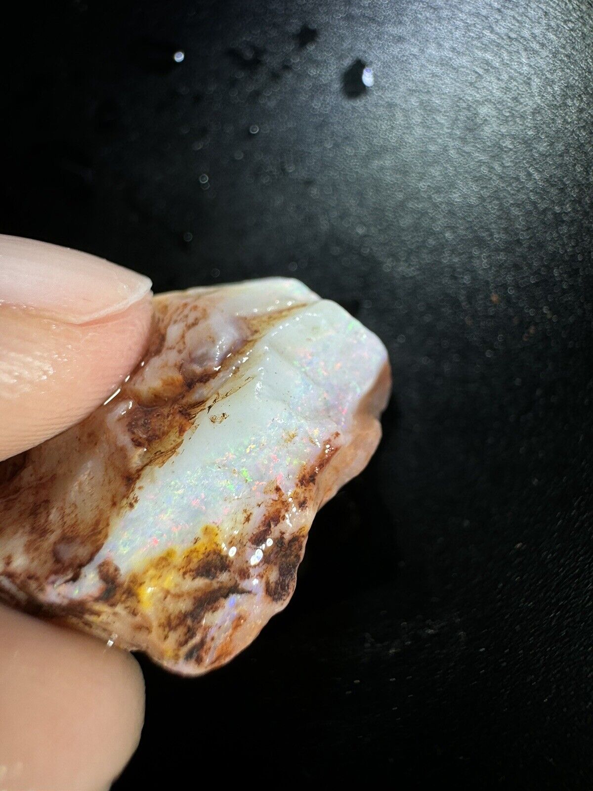 28Carats Solid Rough Coober Pedy Opal Piece with Beautiful Colour B1