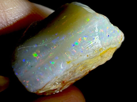 39 Carats Solid Rough Coober Pedy Opal Piece with Beautiful Colour B1
