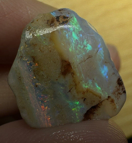 21 Carats Solid Rough Coober Pedy Opal Piece with Beautiful Colour B1