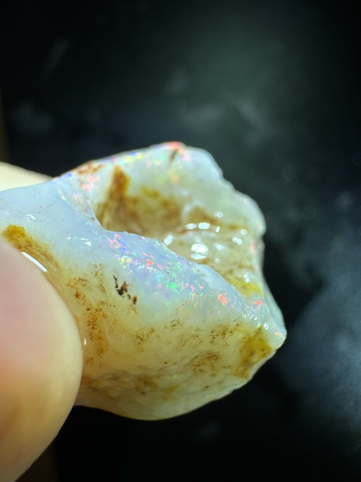 18.7 Carats Solid Rough Coober Pedy Opal Piece with Beautiful Colour B1
