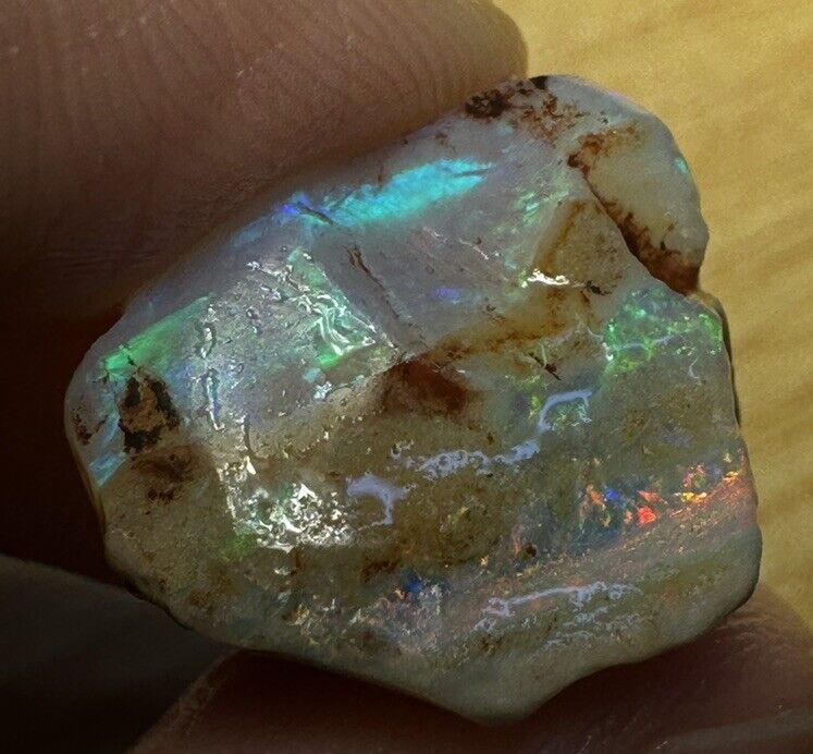 21 Carats Solid Rough Coober Pedy Opal Piece with Beautiful Colour B1