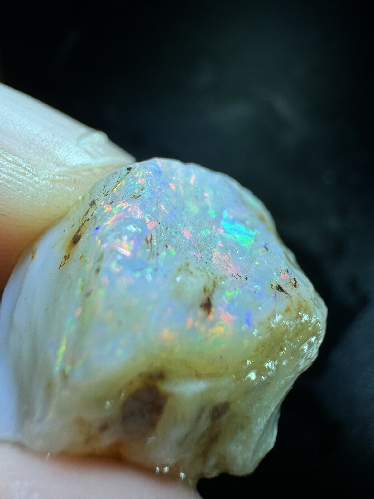 18.7 Carats Solid Rough Coober Pedy Opal Piece with Beautiful Colour B1