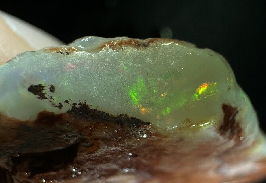 33.7 Carats Solid Rough Coober Pedy Opal Piece with Beautiful Colour B1
